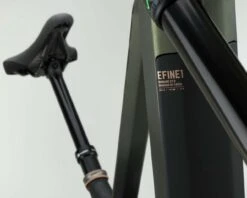 Ns-bikes NS Bikes E-Fine 1 170 Shimano EP8/630Wh - Elektro MTB-Fully 2022 | Black-green -Lenker Fest Verkaufsgeschäft ns bikes e fine 1 170 shimano ep8630wh elektro mtb fully 2022 black green l 010 91406 2200x1760 1280x1280